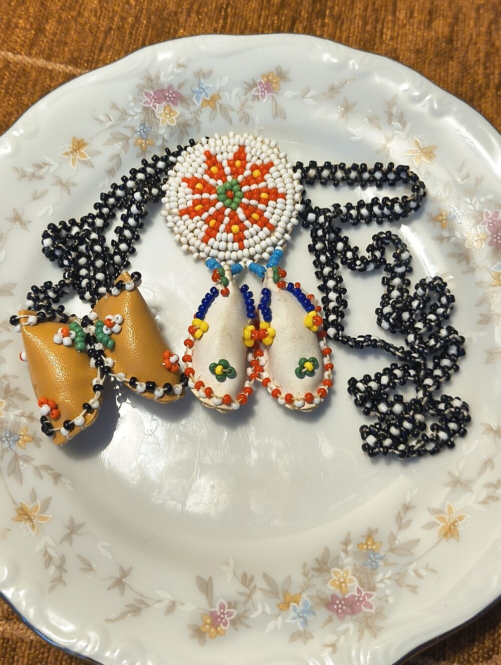 Vtg Native American Handmade Seed Bead Necklace & Morning Star Brooch MOCCASINS